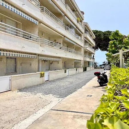 Apartbeach Tucan Vistas Playa Y Climaticado * Камбрильс
